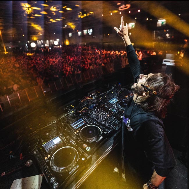 BobSinclar-02dez-02_ToNaMidia